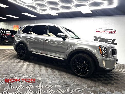 Used 2022 Kia Telluride SX w/ Towing Package FWD image 1