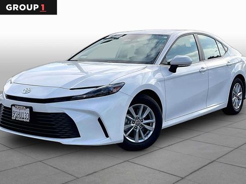 Used 2025 Toyota Camry LE FWD image 1