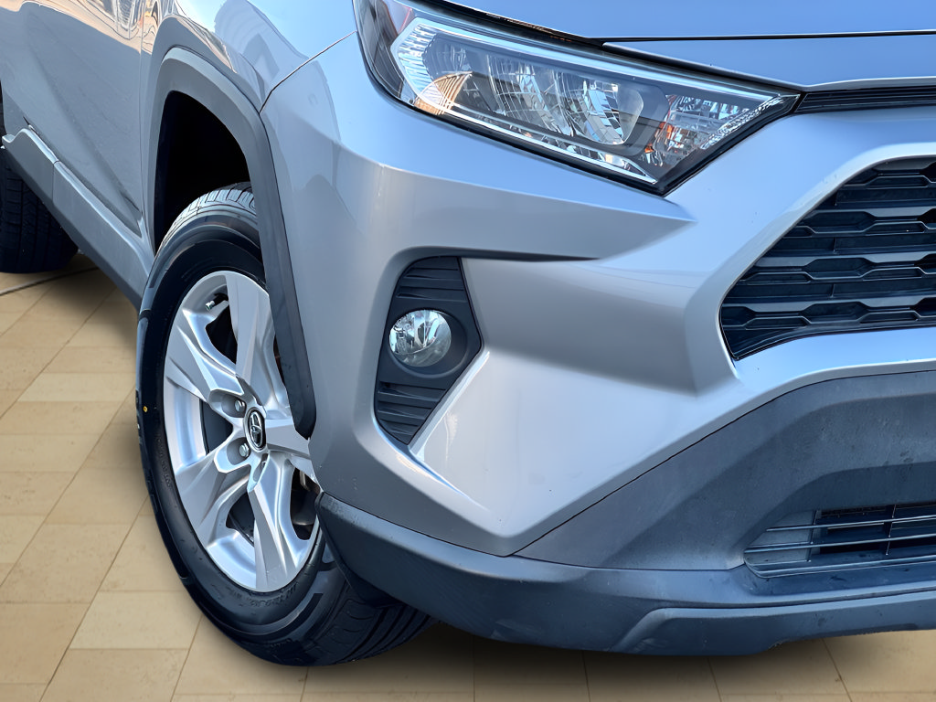 Used 2020 Toyota RAV4 XLE FWD image 40