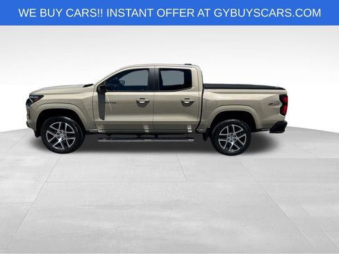 Used 2023 Chevrolet Colorado Z71 w/ Z71 Convenience Package 2 AWD/4WD image 3