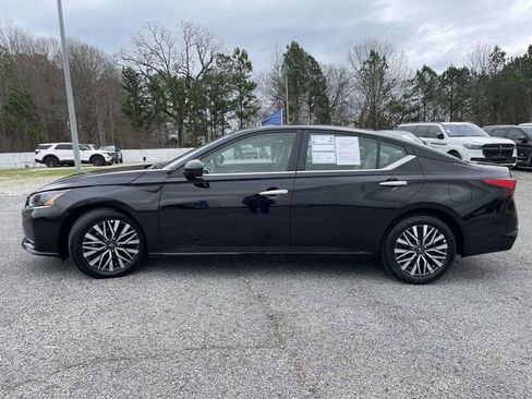 Used 2025 Nissan Altima 2.5 SV FWD image 6