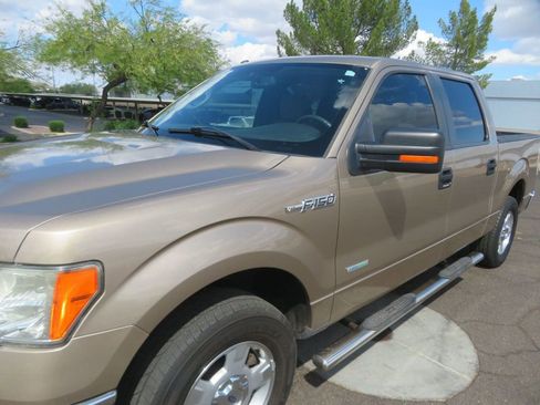 Used 2013 Ford F150 XLT w/ Mid Equipment Group image 8