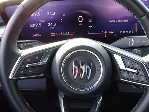 Used 2025 Buick Enclave Preferred image 28