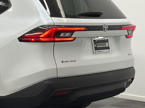 Used 2025 Toyota Grand Highlander AWD Hybrid image 6