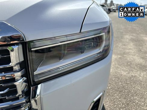 Used 2023 GMC Acadia Denali w/ Denali Technology Package image 10