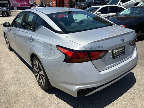 Used 2022 Nissan Altima 2.5 SV FWD image 6