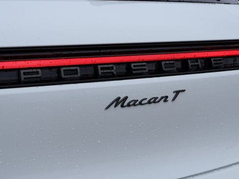 New 2026 Porsche Macan image 6