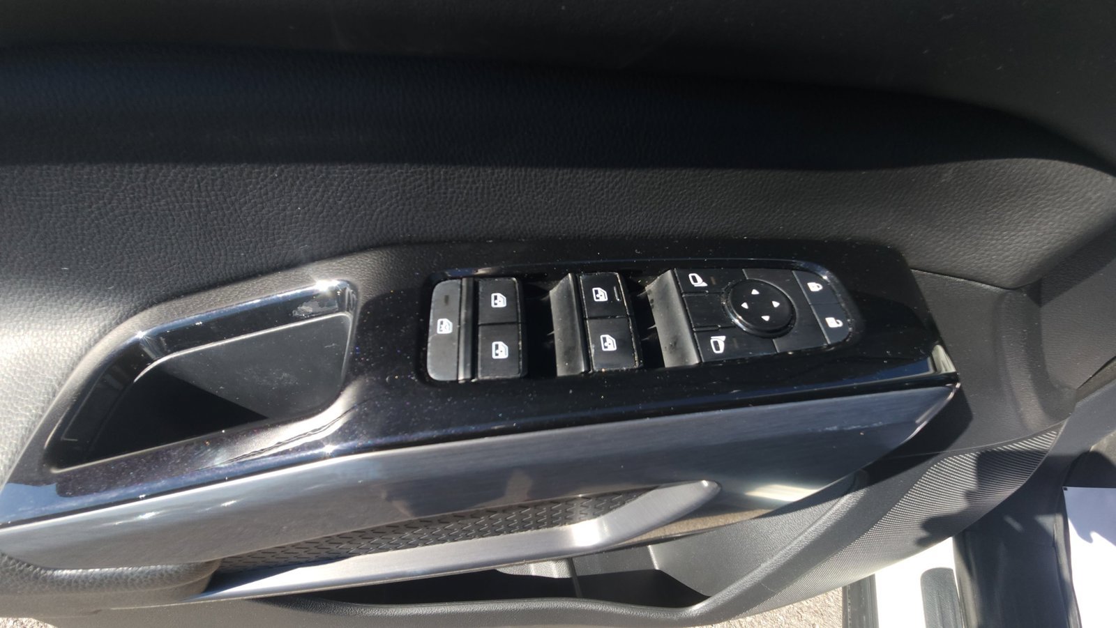 Used 2022 Nissan Pathfinder SL w/ SL Premium Package FWD image 14