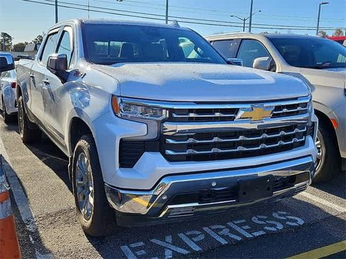 Used 2025 Chevrolet Silverado 1500 LTZ image 2