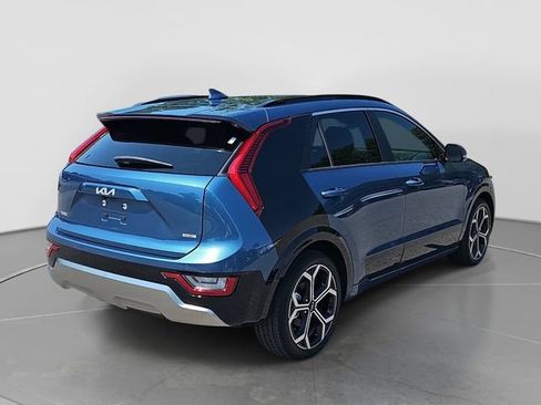 Used 2024 Kia Niro SX Touring FWD image 7