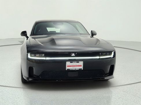 Used 2025 Dodge Charger Daytona Scat Pack w/ Track Pack AWD/4WD image 2