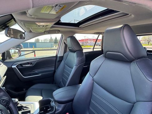 Used 2024 Toyota RAV4 XLE Premium image 10