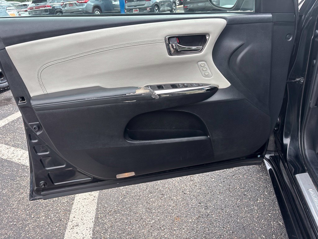 Used 2016 Toyota Avalon XLE Premium FWD image 14