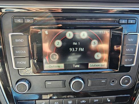 Used 2015 Volkswagen Passat TDI SE image 36