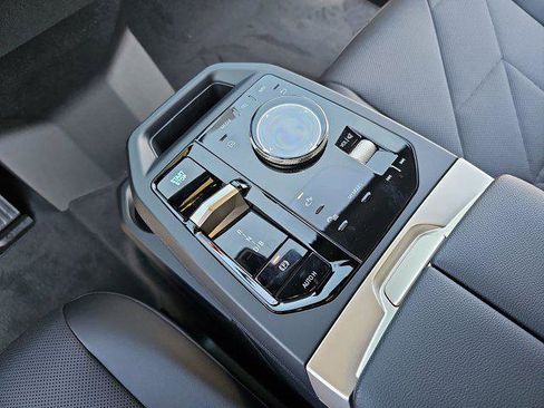 New 2026 BMW iX xDrive45 w/ Premium Package image 25