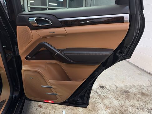 Used 2016 Porsche Cayenne GTS image 25