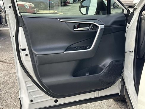 Used 2019 Toyota RAV4 Limited image 22