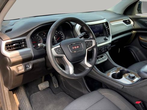 Used 2023 GMC Acadia SLE image 17
