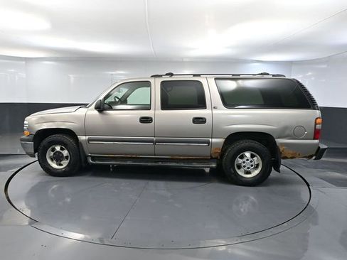 Used 2002 Chevrolet Suburban LS image 9
