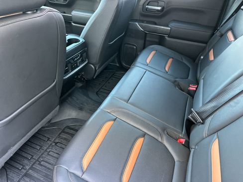 Used 2020 GMC Sierra 1500 AT4 w/ AT4 Premium Package AWD/4WD image 4