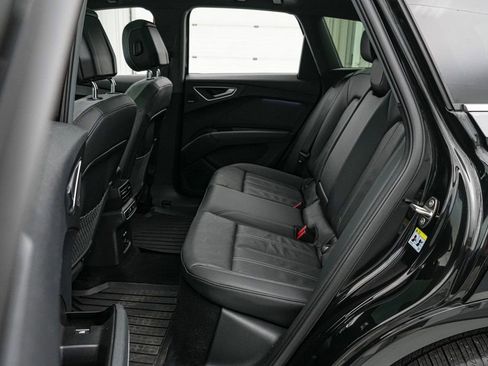 Used 2023 Audi Q4 e-tron Premium Plus w/ Premium Plus image 19