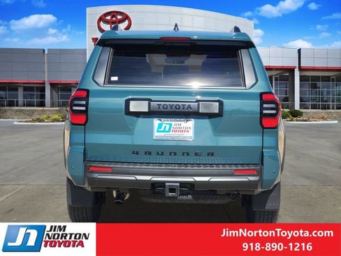 Used 2025 Toyota 4Runner TRD Off-Road Premium image 7