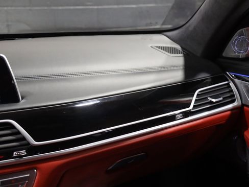 Used 2017 BMW M760i xDrive image 61