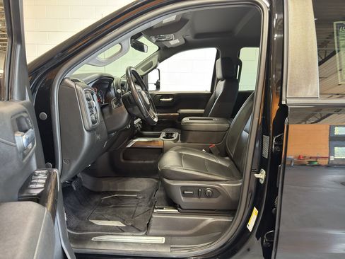 Used 2019 Chevrolet Silverado 1500 RST AWD/4WD image 16