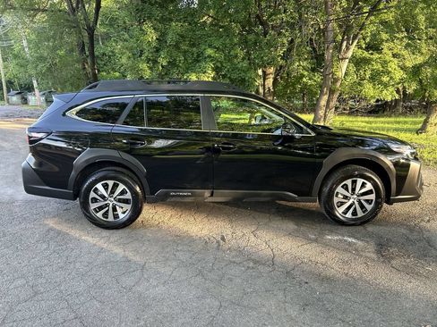 Certified 2025 Subaru Outback Premium w/ Popular Package #1 AWD/4WD image 9