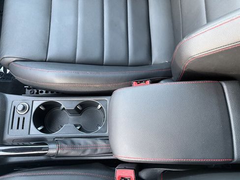 Used 2017 Volkswagen GTI SE image 21