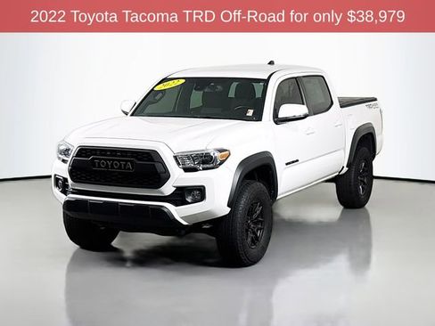 Used 2022 Toyota Tacoma TRD Off-Road image 3