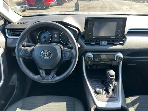 Used 2022 Toyota RAV4 LE image 15