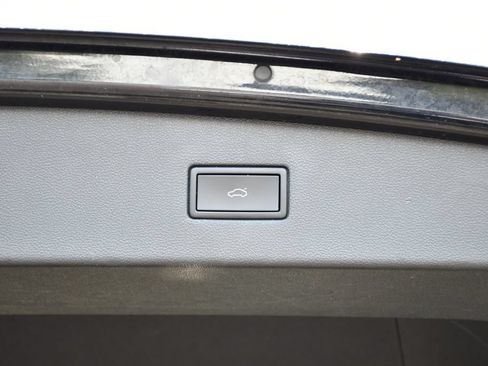Used 2022 Volkswagen Tiguan SE FWD image 27
