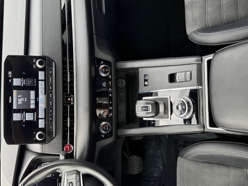 Used 2024 Mitsubishi Outlander Ralliart image 20