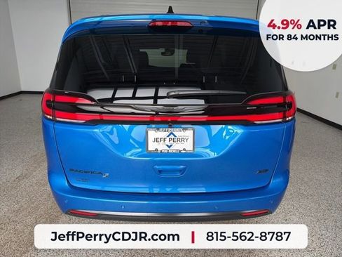 New 2026 Chrysler Pacifica Select w/ S Appearance Package AWD/4WD image 7