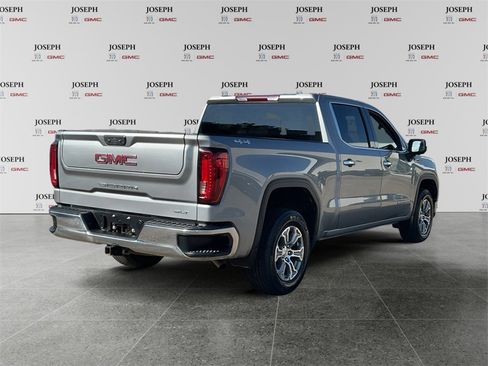 Used 2025 GMC Sierra 1500 SLT image 8