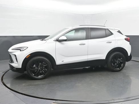 Used 2025 Buick Encore GX Sport Touring FWD image 2