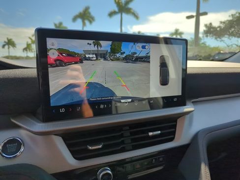 New 2026 Ford Explorer Active w/ Active Comfort Package image 13