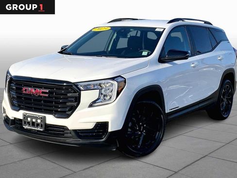 Used 2023 GMC Terrain SLE w/ Driver Convenience Package image 1