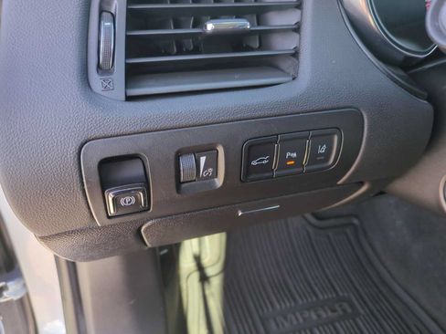 Used 2014 Chevrolet Impala LTZ FWD image 35