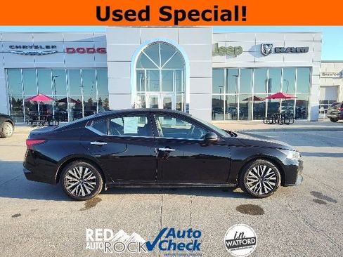 Used 2023 Nissan Altima 2.5 SV image 1