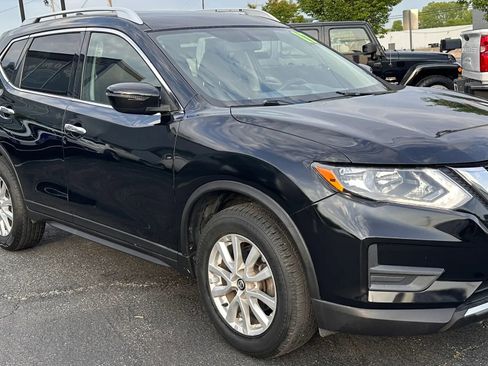 Used 2017 Nissan Rogue SV AWD/4WD image 3
