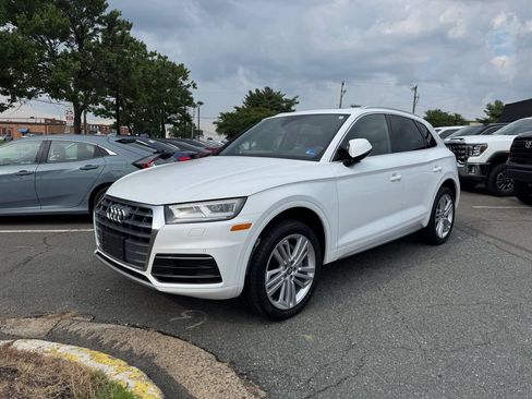 Used 2018 Audi Q5 2.0T Premium Plus w/ Premium Plus Package AWD/4WD image 3