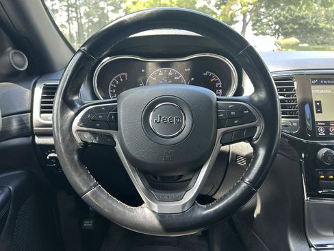 Used 2021 Jeep Grand Cherokee Laredo X AWD/4WD image 28