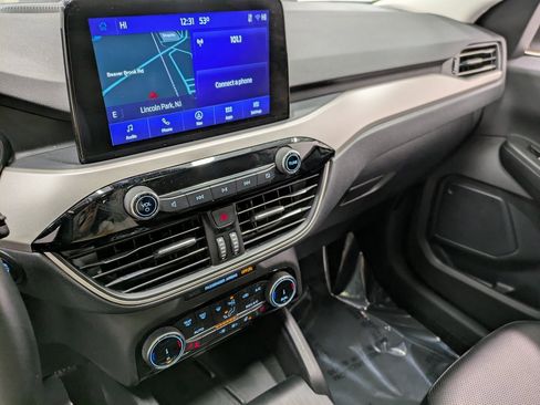 Used 2022 Ford Escape SEL w/ Technology Package image 11