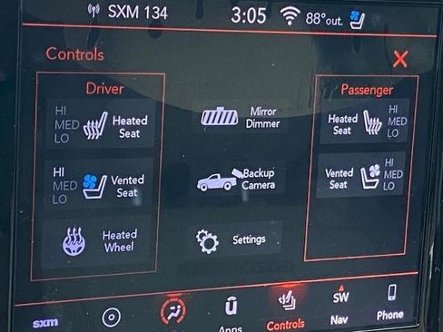 Used 2019 RAM 1500 Laramie AWD/4WD image 18