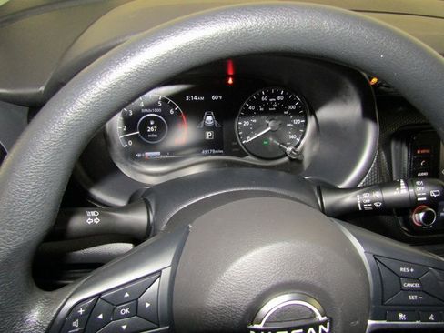 Used 2023 Nissan Kicks SV image 4