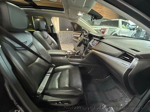 Used 2017 Cadillac XT5 Premium Luxury AWD/4WD image 19
