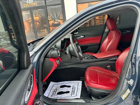 Used 2019 Alfa Romeo Giulia image 6