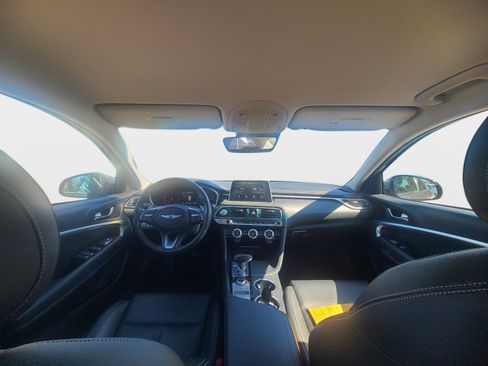 Used 2021 Genesis G70 2.0T image 9